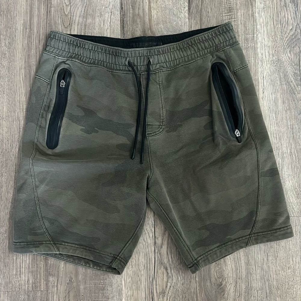 A&F mens camo shorts